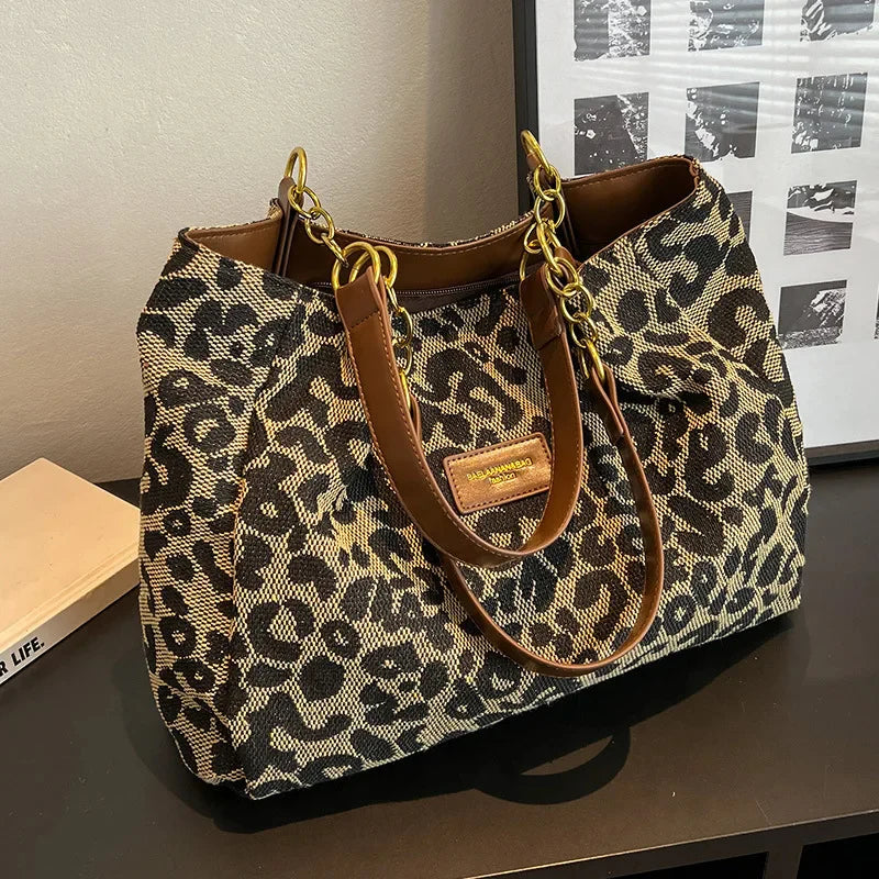 Selene – Chic Leopard Tote