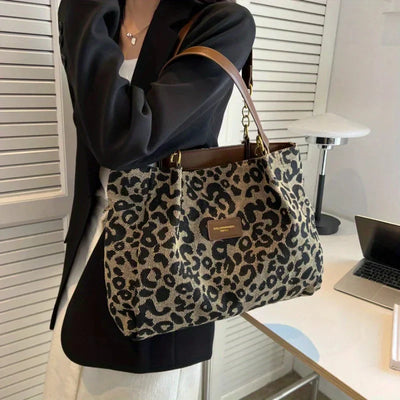 Selene – Chic Leopard Tote