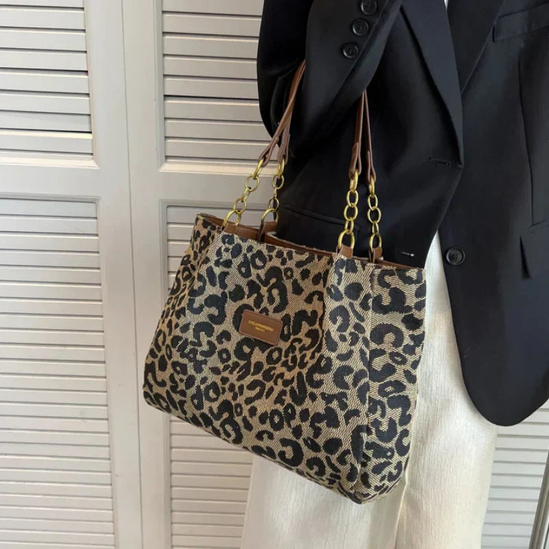 Selene – Chic Leopard Tote