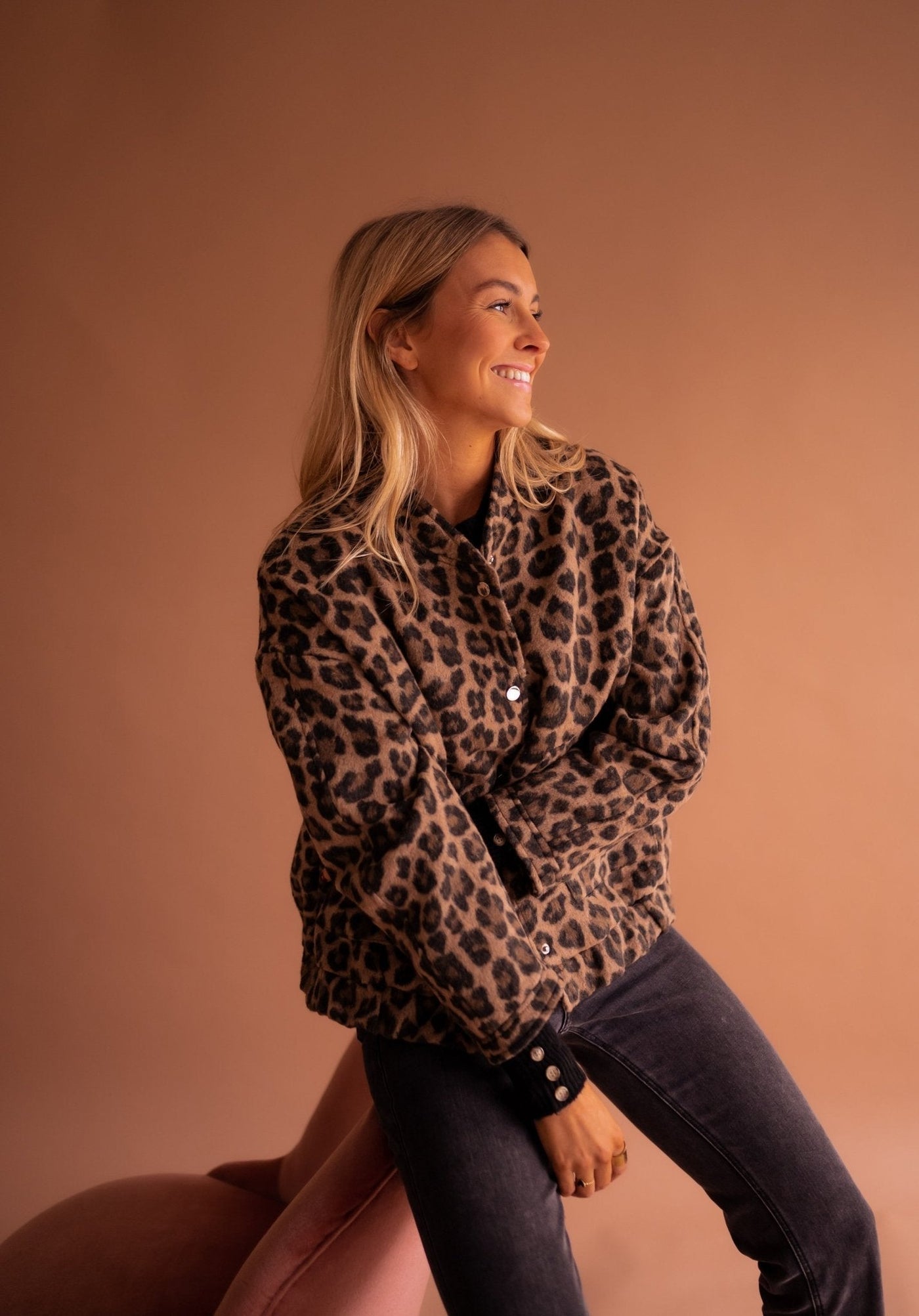 Léontine | Kort jakke med leopardmønster